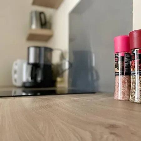 Le Liberty By Melrose Apartment