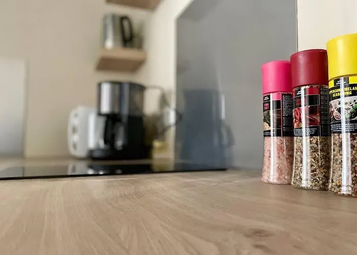 Le Liberty By Melrose Apartment